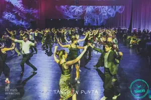 Tango en Punta, Tangotänzer:innen auf der Werkstattbühne im Festspielhaus Bregenz © Los Tinkers