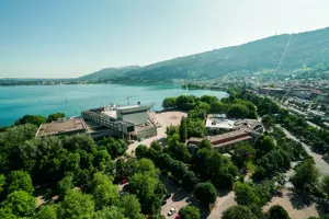 Festspielhaus Bregenz mit Bregenzer Bucht © KoenigsFreunde