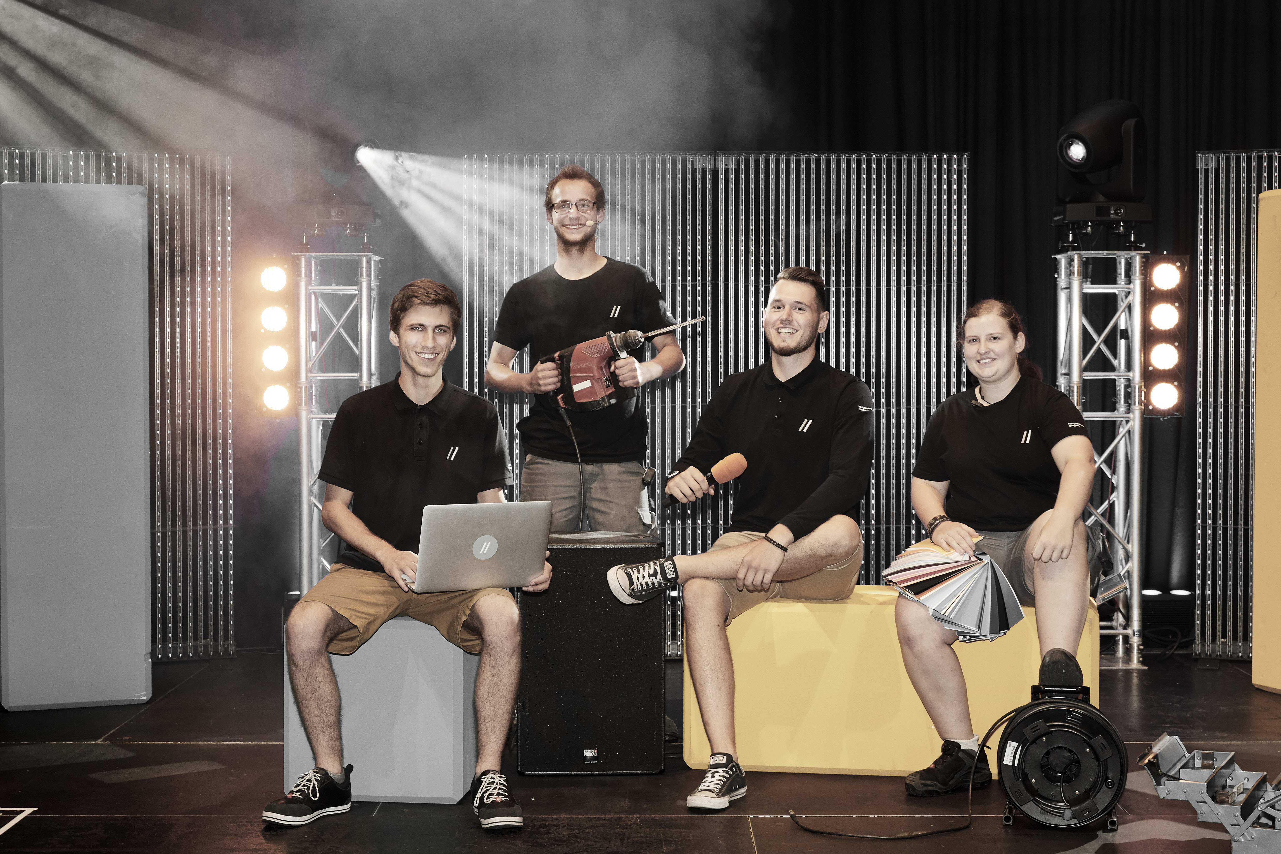 Lehrlinge der Veranstaltungstechnik posieren im Festspielhaus Bregenz © Anja Koehler