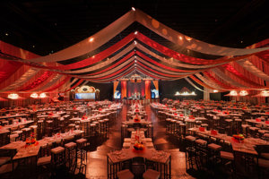 ideale Location für die Abendveranstaltung beim Firmenevent Blum Forum 2018 auf der Werkstattbühne