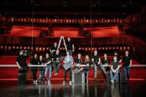 Lehrlinge und Ausbilder:innen im Festspielhaus Bregenz © Frederick Sams