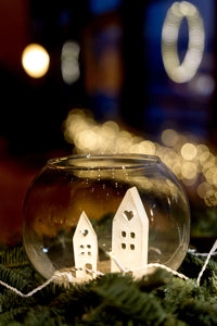 Stimmungsvolle Weihnachtsdekoration im Festspielhaus Bregenz – ein festlicher Ort für einzigartige Veranstaltungen